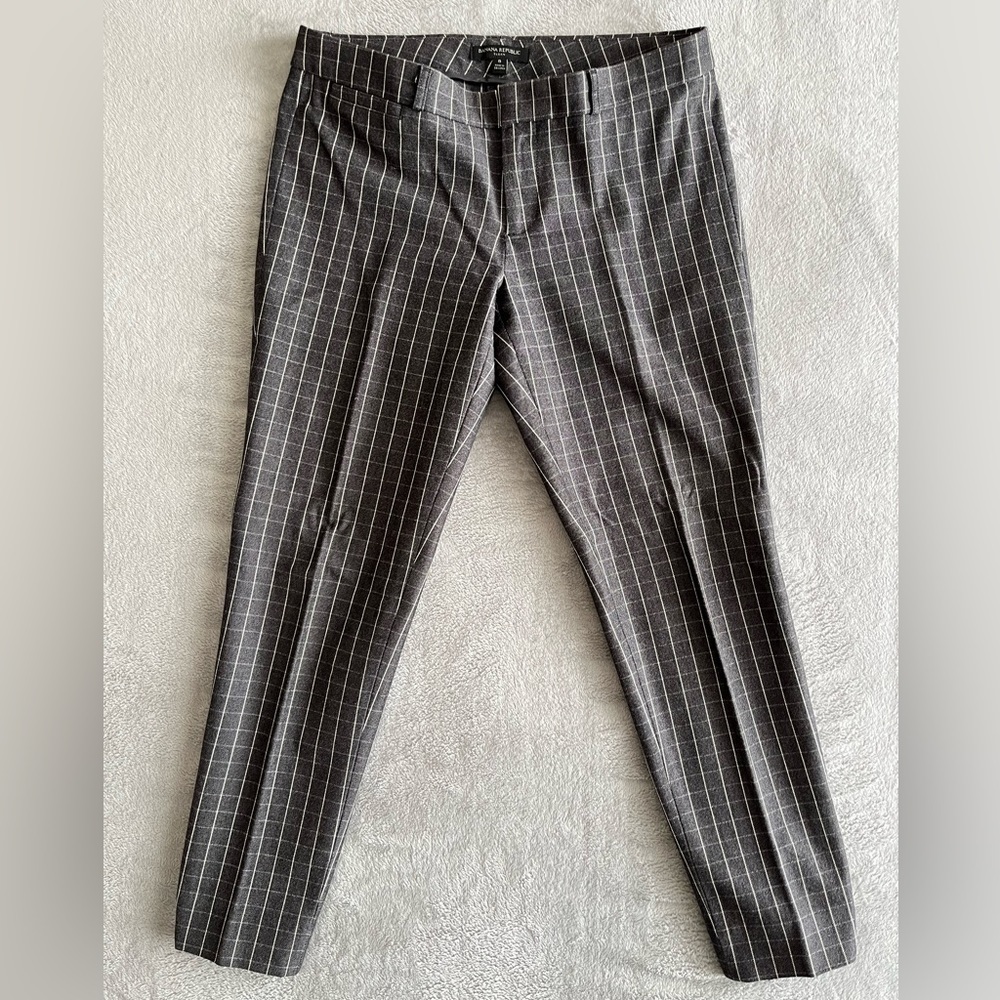 BANANA Republic Sloan Fit dress Pants size 8 Gray Striped Casual